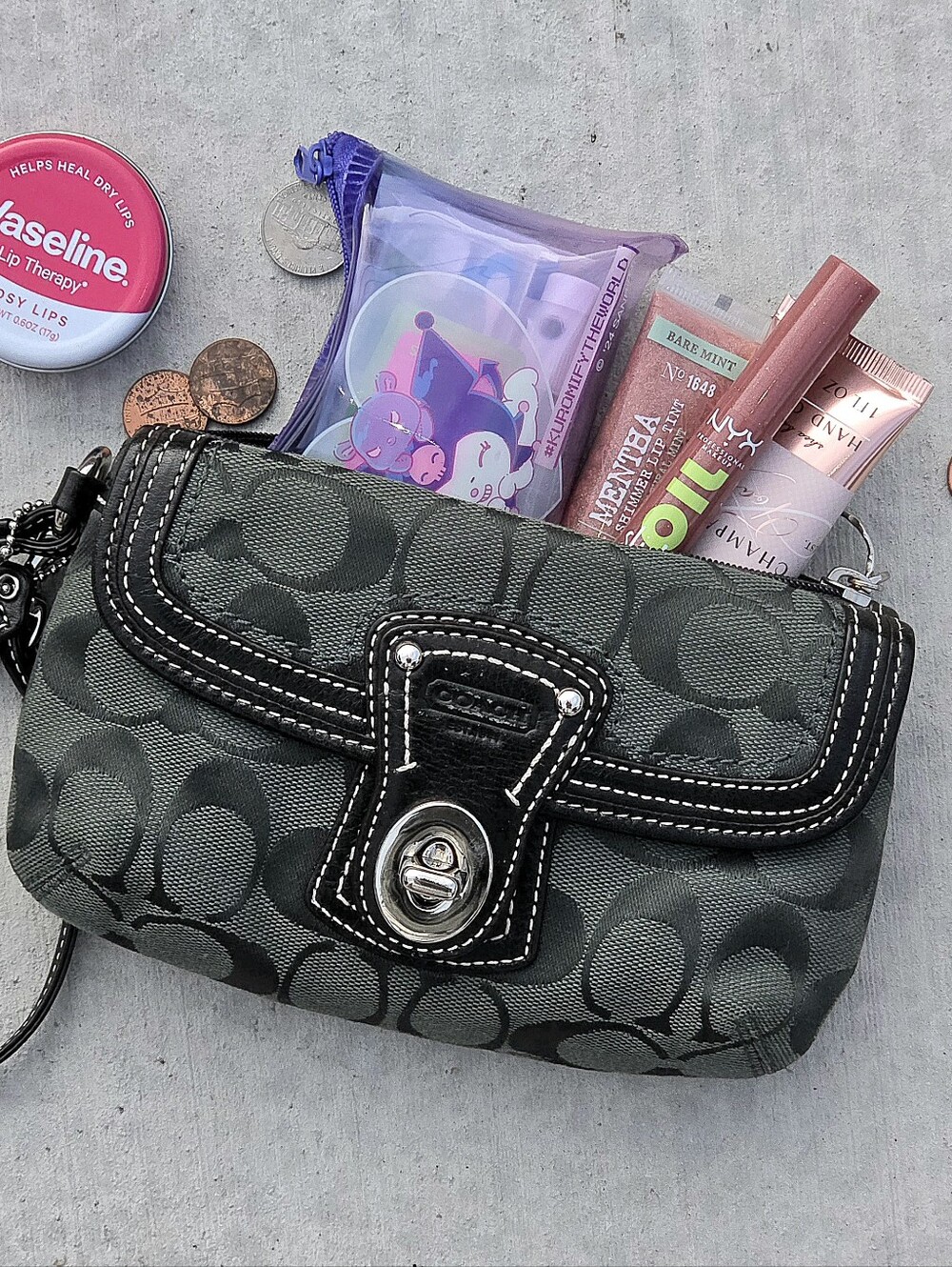 Coach Wristlet Green Jaquard Signature Turnlock Zipper Silver Accents